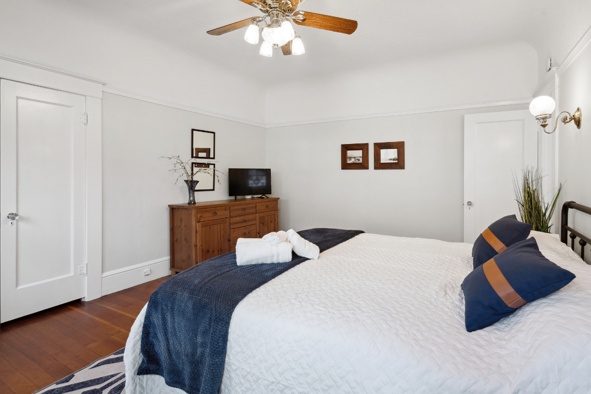 Entire House Bours Beauty 3 bed/2.5 bath - Photo 4