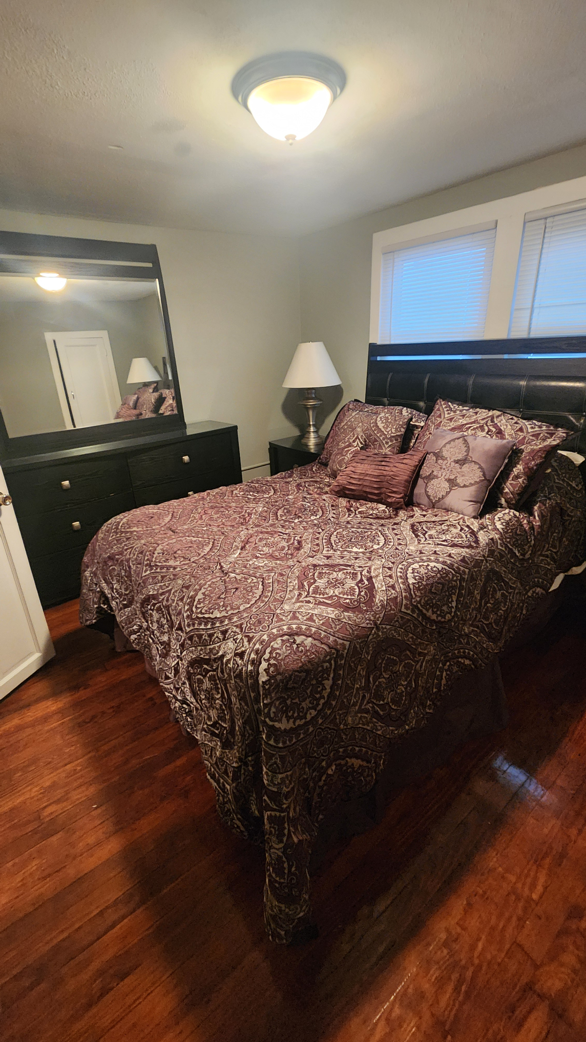Peaceful & Cozy 2-Bedroom Perfect for Traveling Nurses - Photo 2