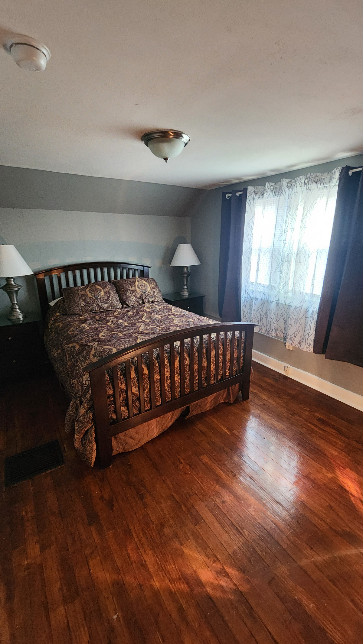Peaceful & Cozy 2-Bedroom Perfect for Traveling Nurses - Photo 1
