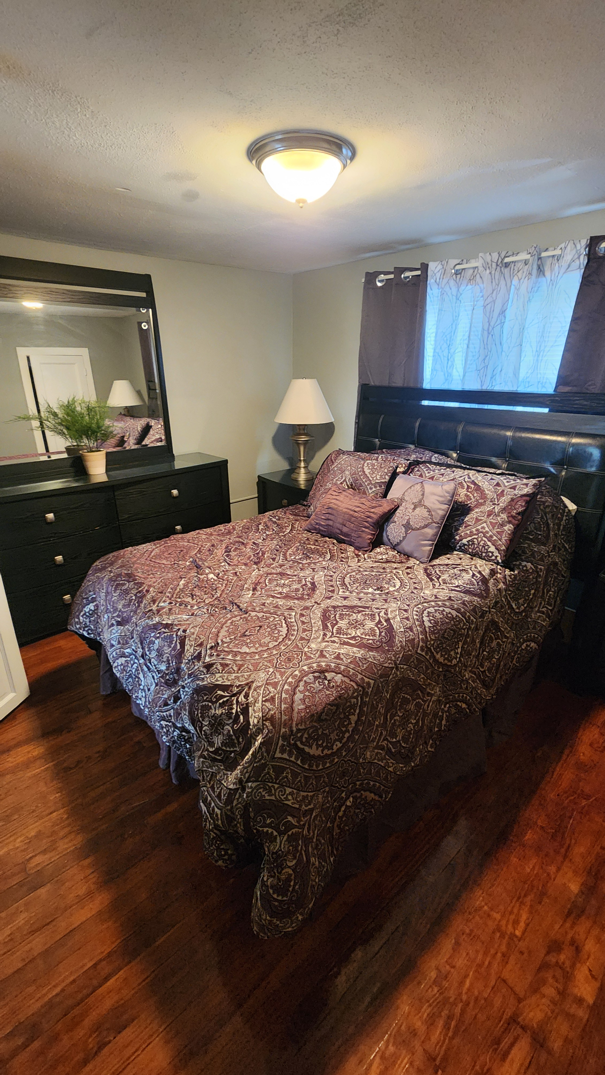 Peaceful & Cozy 2-Bedroom Perfect for Traveling Nurses - Photo 11