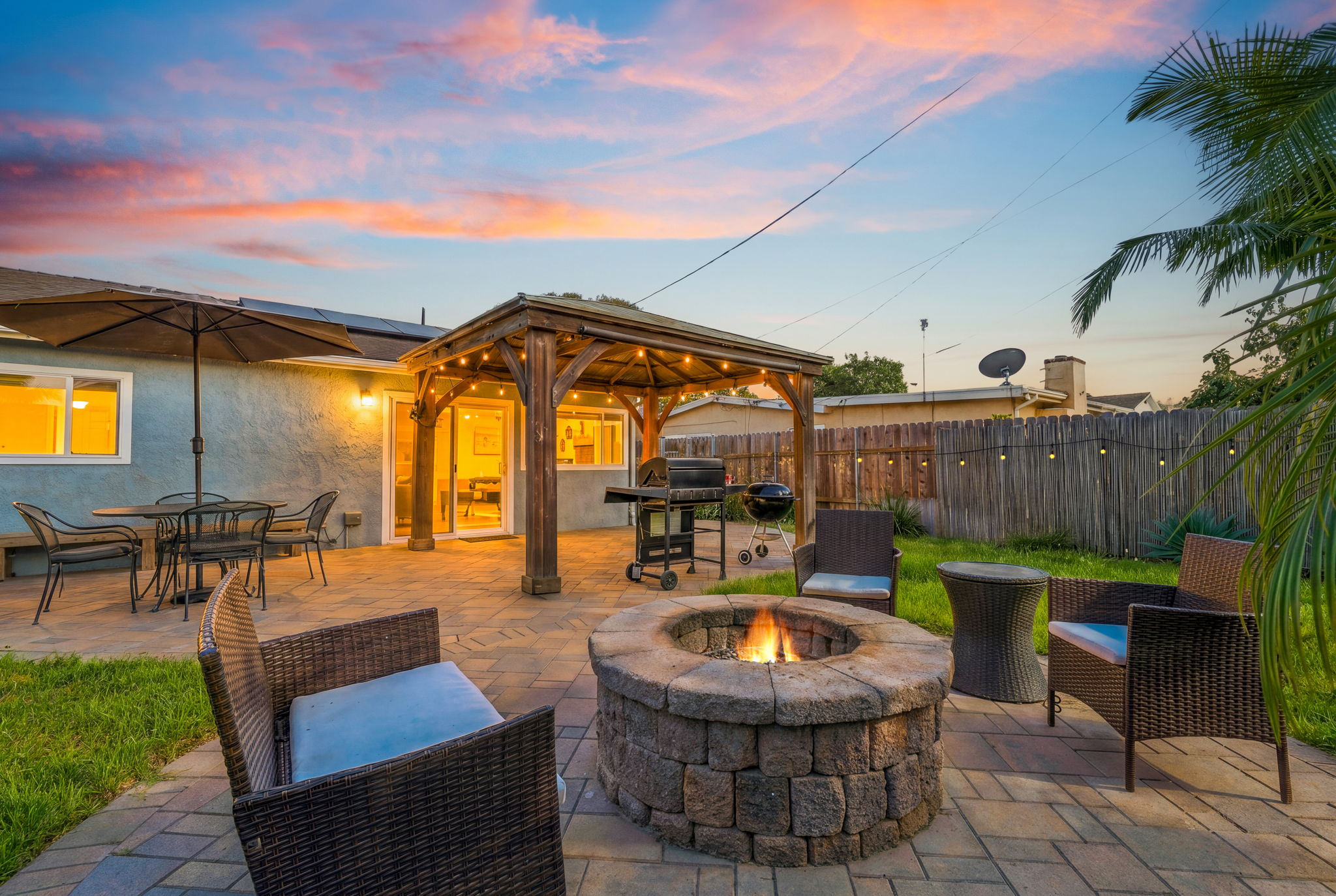 Newly Renovated, Fire Pit, Huge Yard, Pets OK - Photo 1