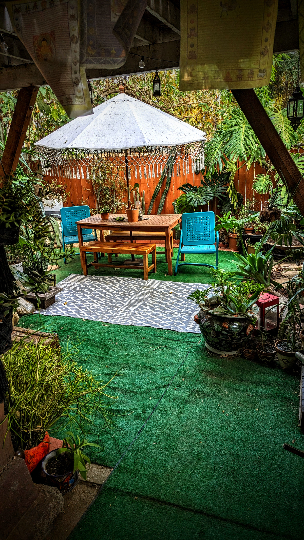 Cozy Quiet Studio Apt in Echo Park. AVAIL NOVEMBER 1ST. Walk Score 86. CENTRALLY LOCATED. LAUNDRY ONSITE, BACKYARD ACCESS. NO PETS. NO... - Photo 3