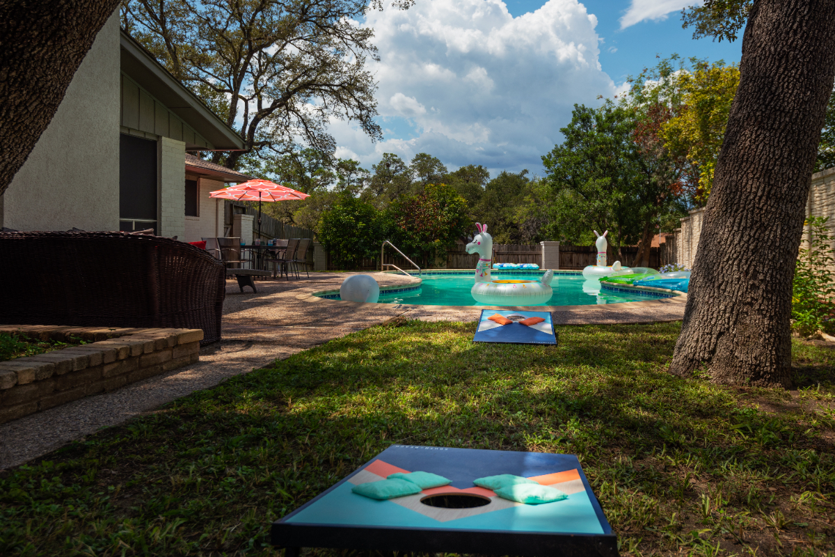 Spacious 2400 sqft house with pool, shared space 3 rooms available - Photo 11