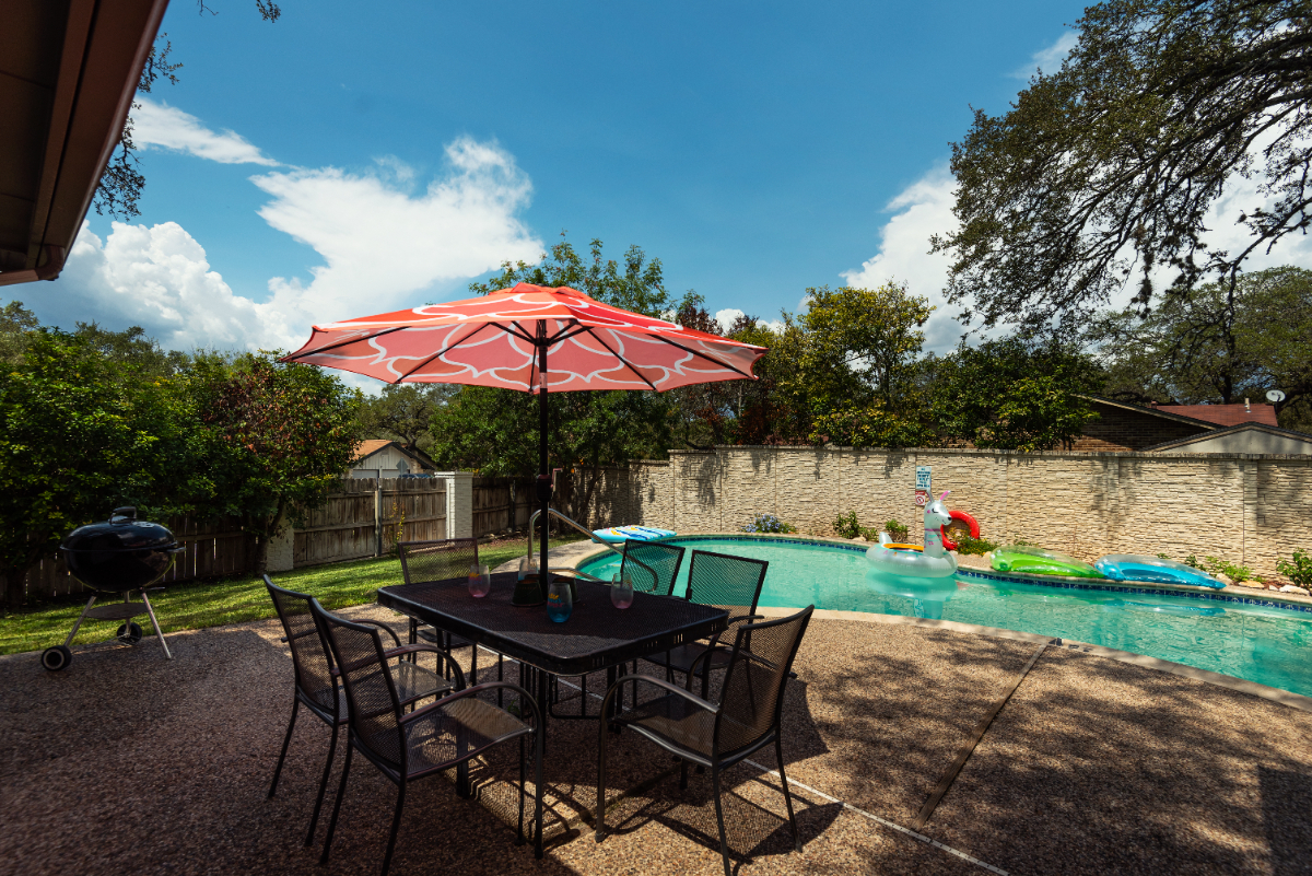Spacious 2400 sqft house with pool, shared space 3 rooms available - Photo 7