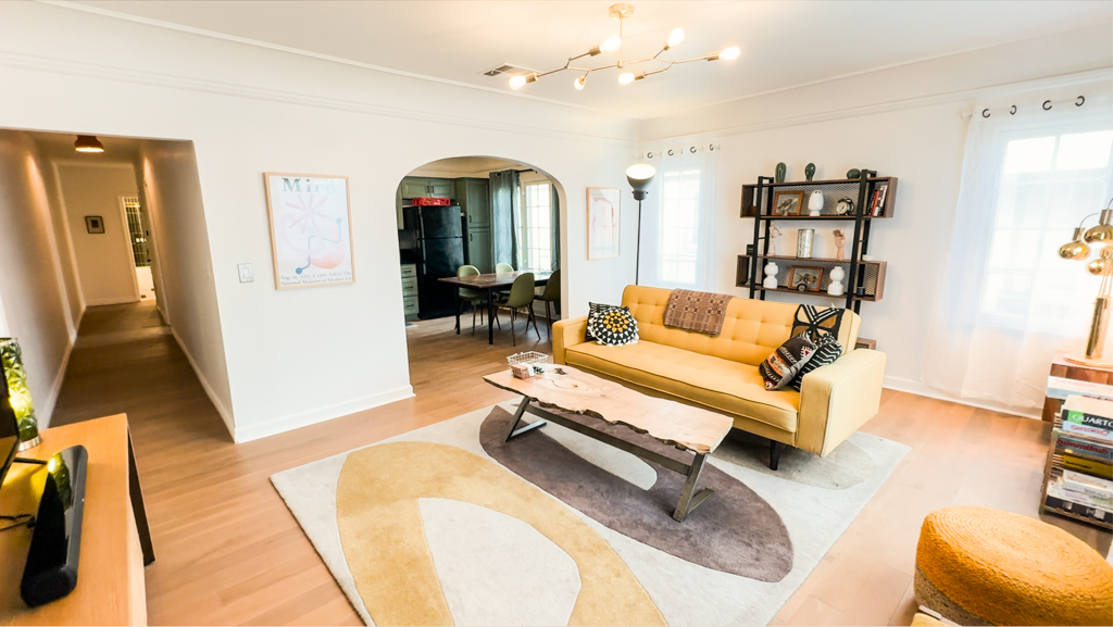 Curated Central Location LA - Photo 1