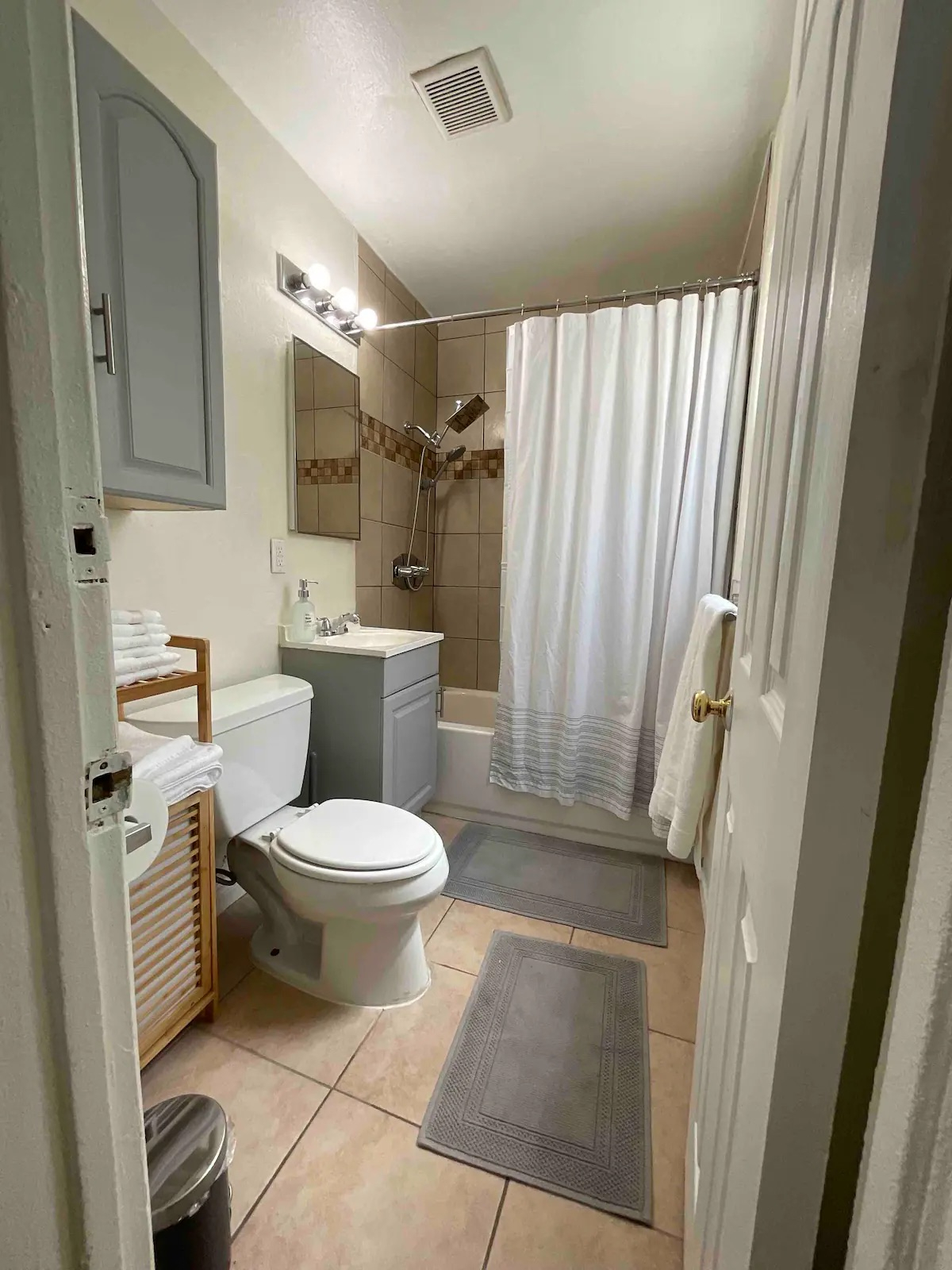 Cozy Studio Near DTLA & Transit - Photo 5
