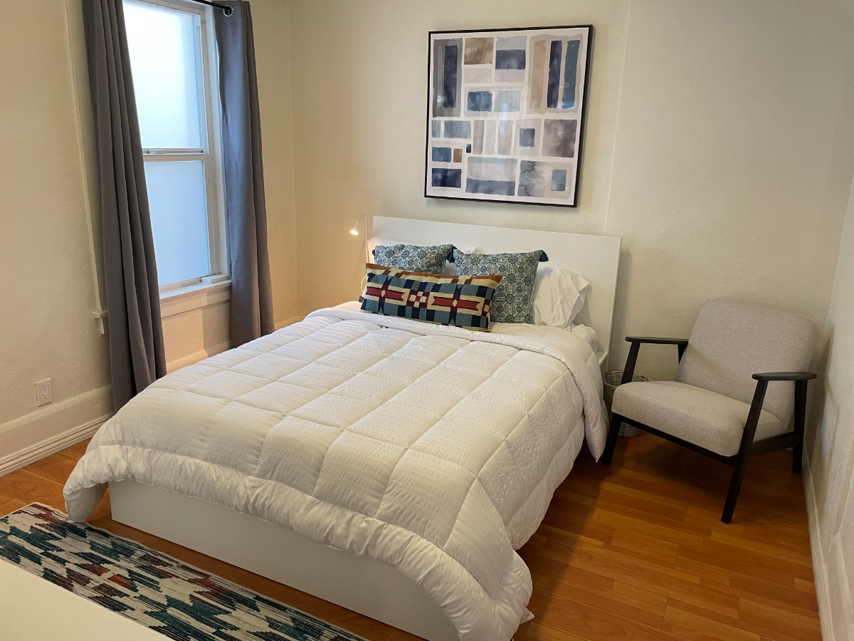 Cozy Studio Near DTLA & Transit - Photo 1