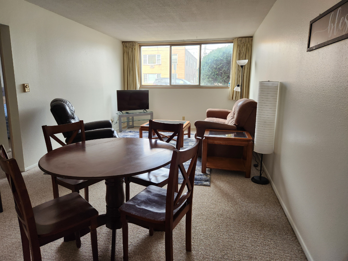 Quiet One Bedroom Apartment Close to Hospitals 
