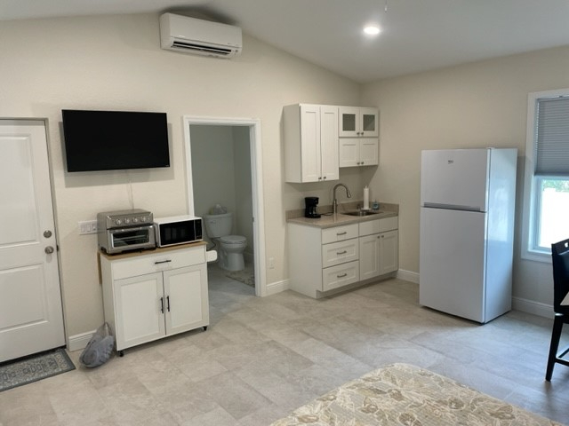 New Construction - Furnished Private Studio - Photo 4