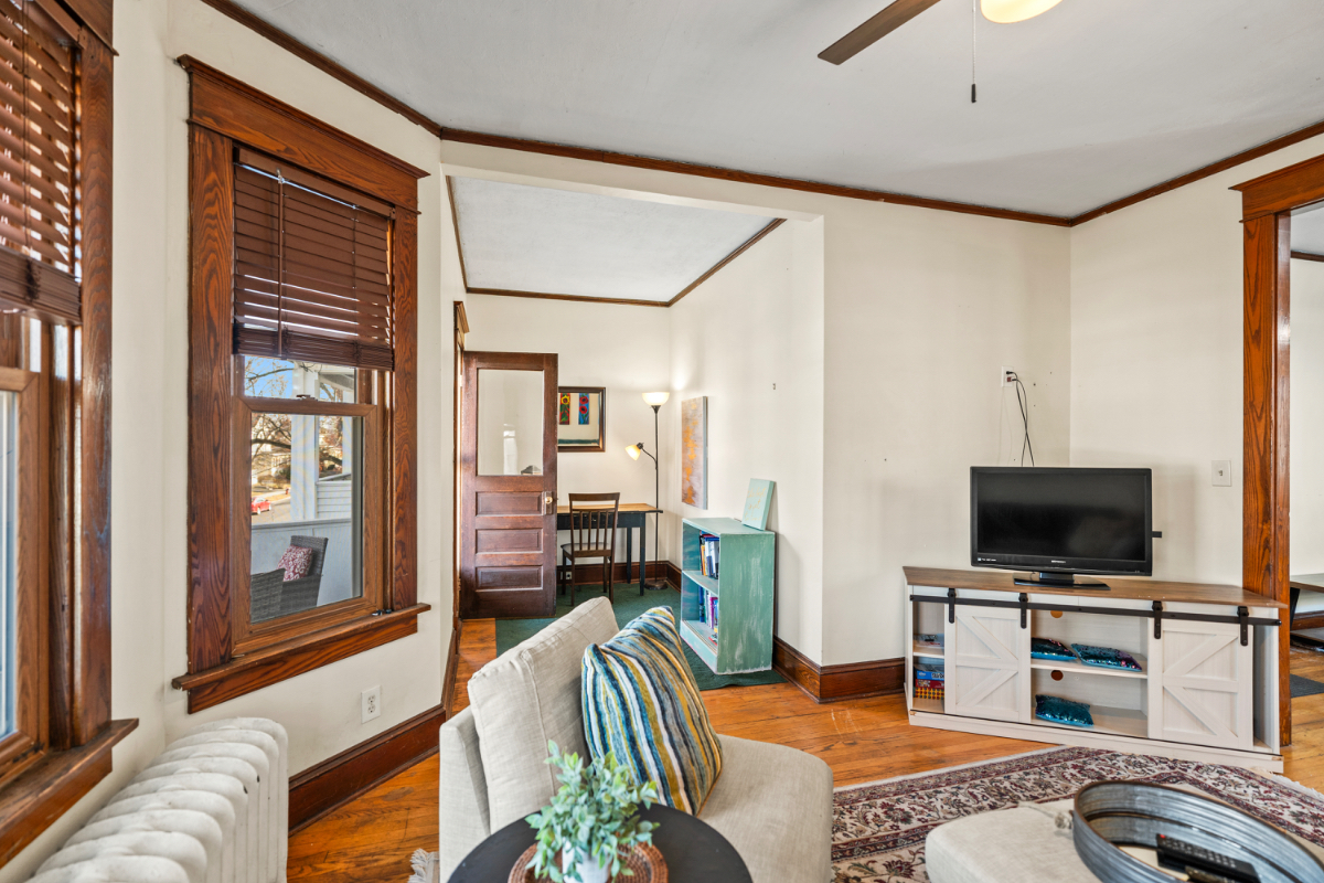 Glenwood Manor, Just under a mile from Albany Med! - Photo 10