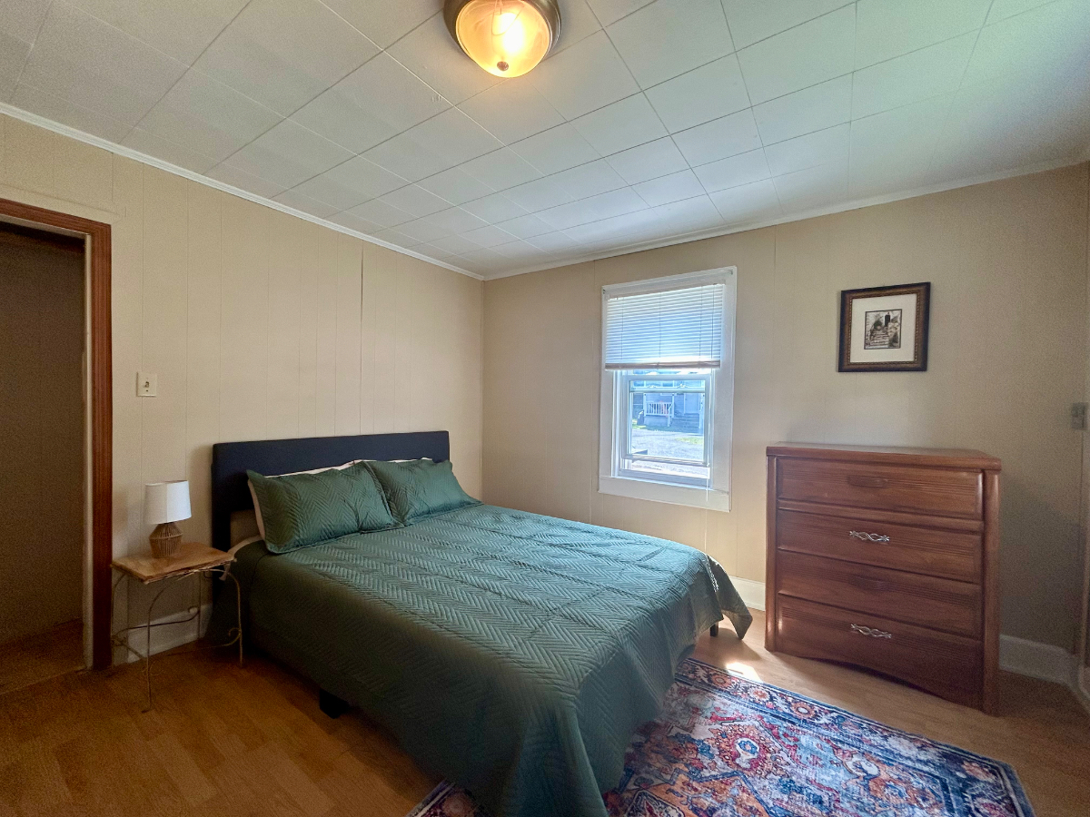 2 Bedroom Apartment Near CVPH - Photo 5