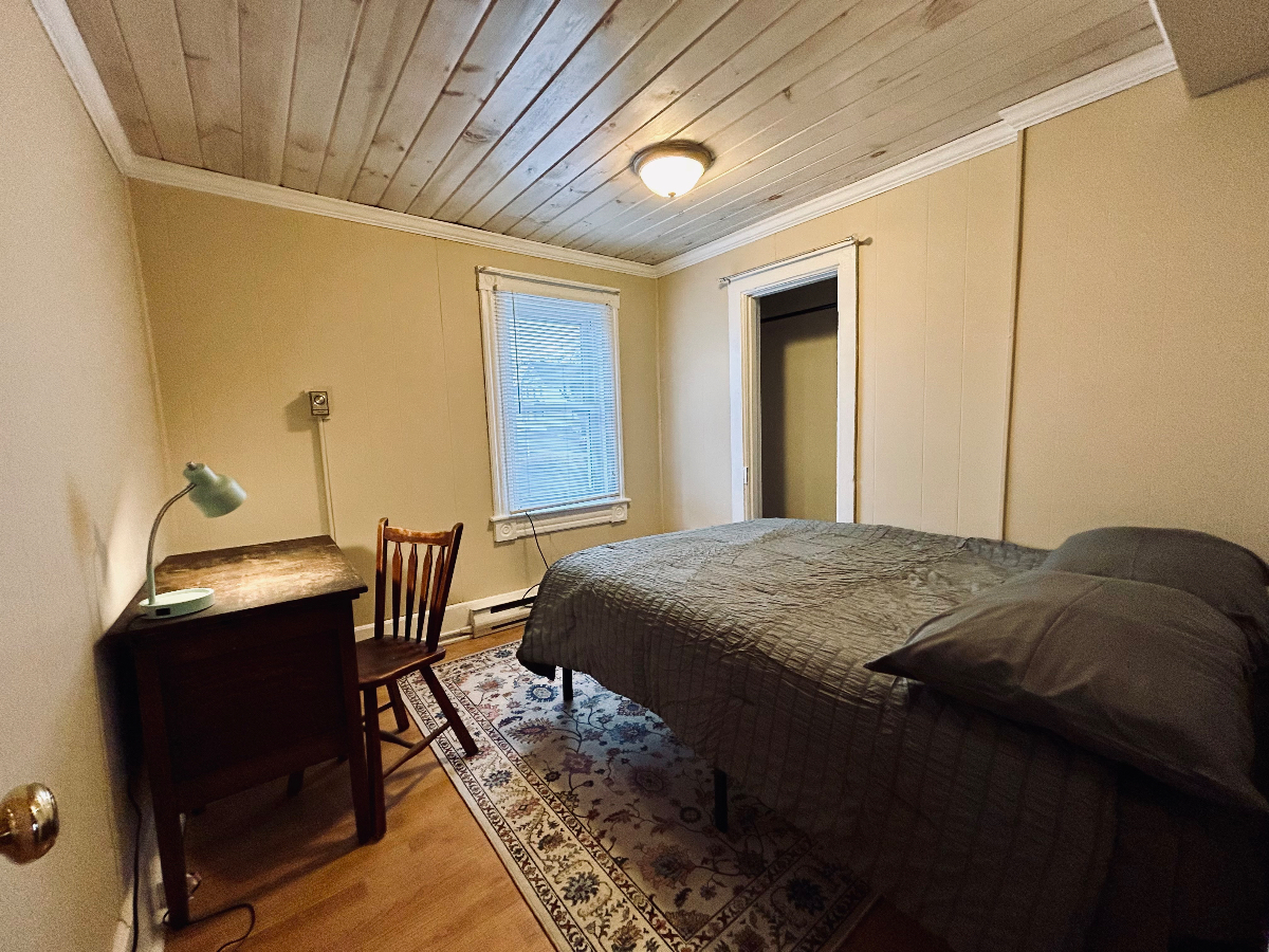 2 Bedroom Apartment Near CVPH - Photo 6