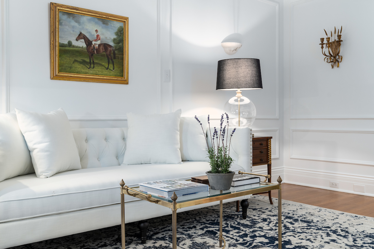 Stunning and Spacious Full Floor Apartment in Privately Owned Dupont Row Home - Photo 2