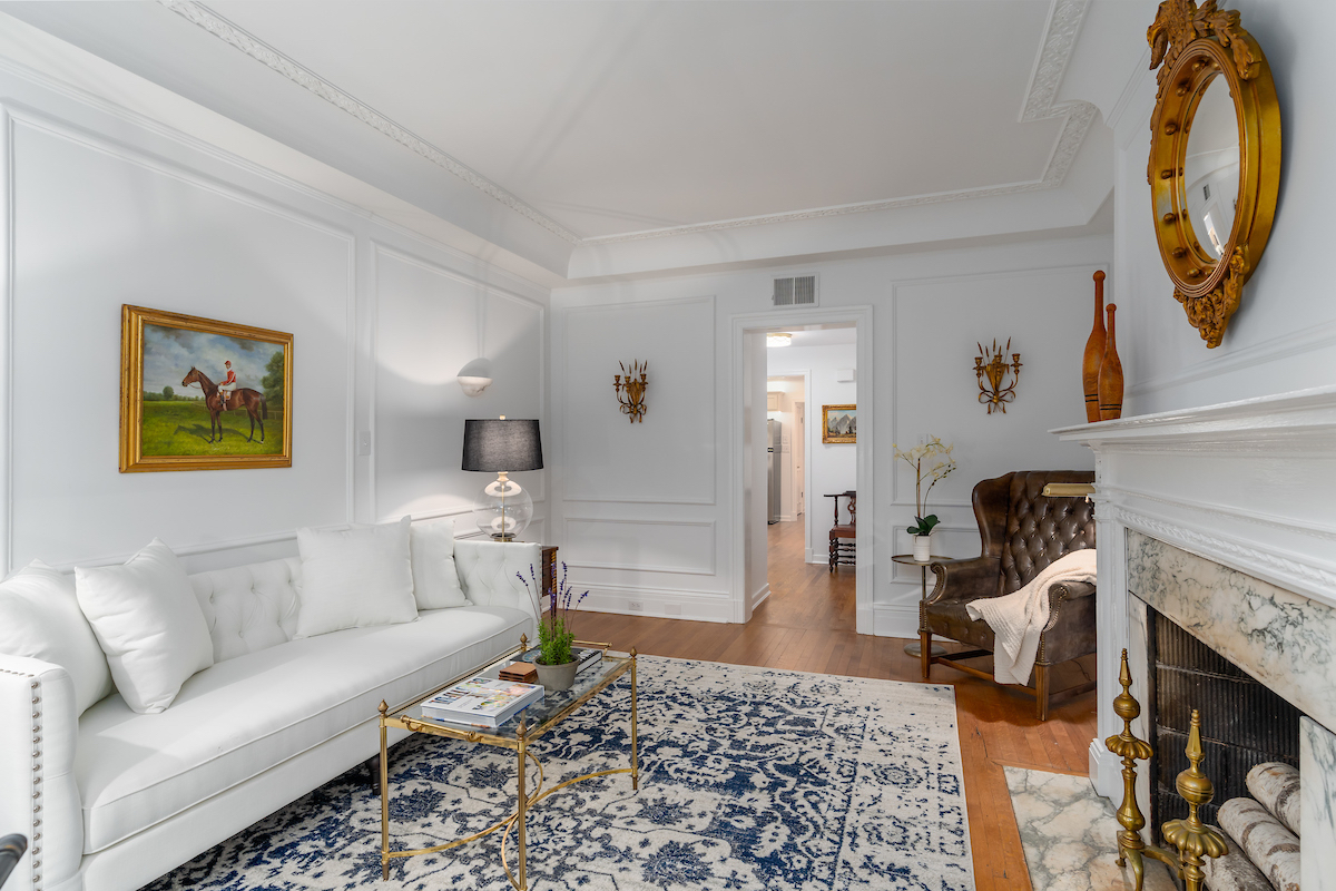 Stunning and Spacious Full Floor Apartment in Privately Owned Dupont Row Home - Photo 5