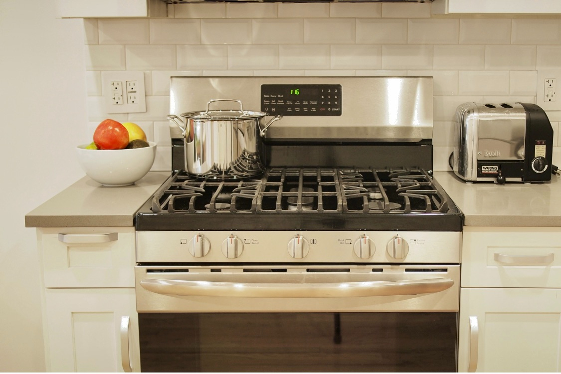 Design filled furnished 2 bedroom garden apartment- Brooklyn - Photo 8