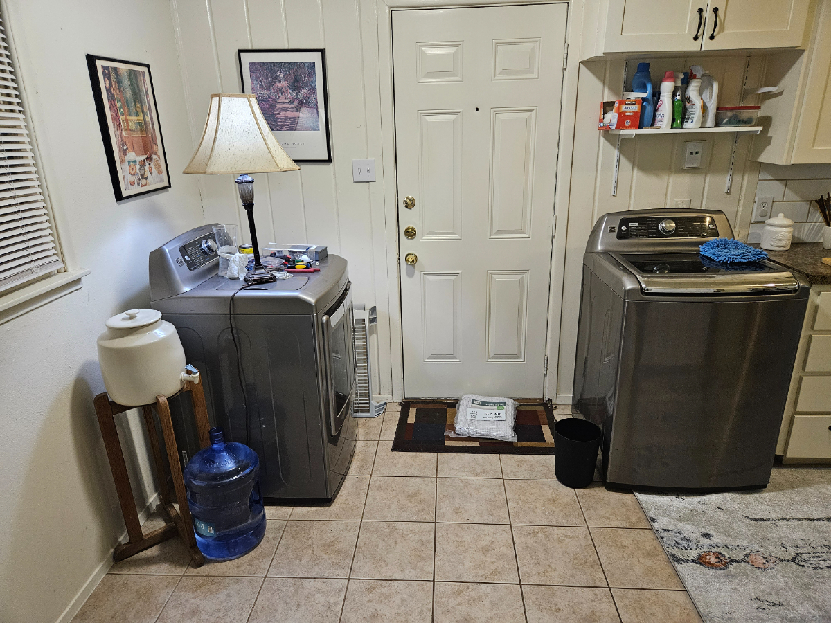 Looking for june and july housing. Moving to lubbock, new job at texas tech. Send me a note.  nice c - Photo 12
