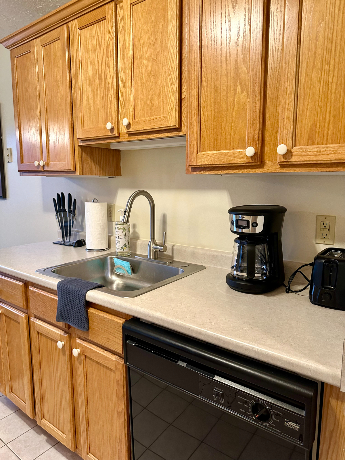 1 Bed 1 Bath Cozy Apartment- Fully Furnished - Photo 5