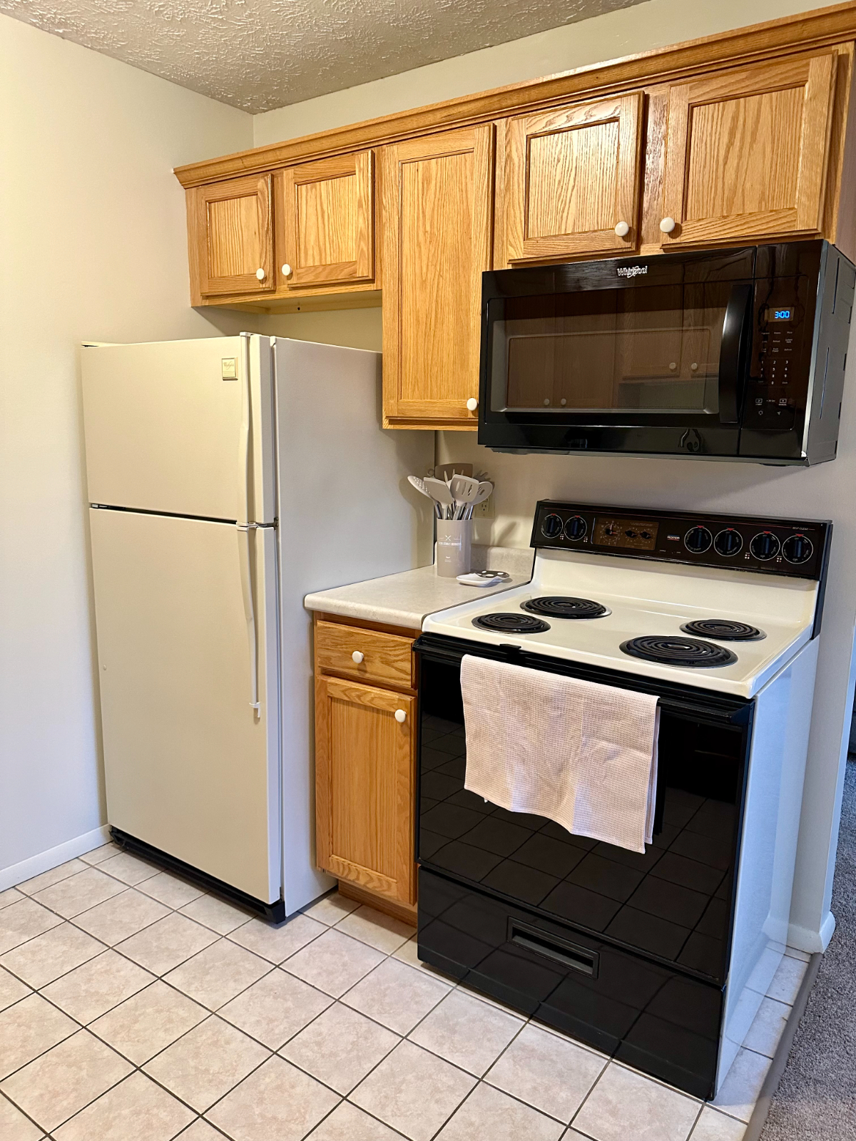 1 Bed 1 Bath Cozy Apartment- Fully Furnished - Photo 6