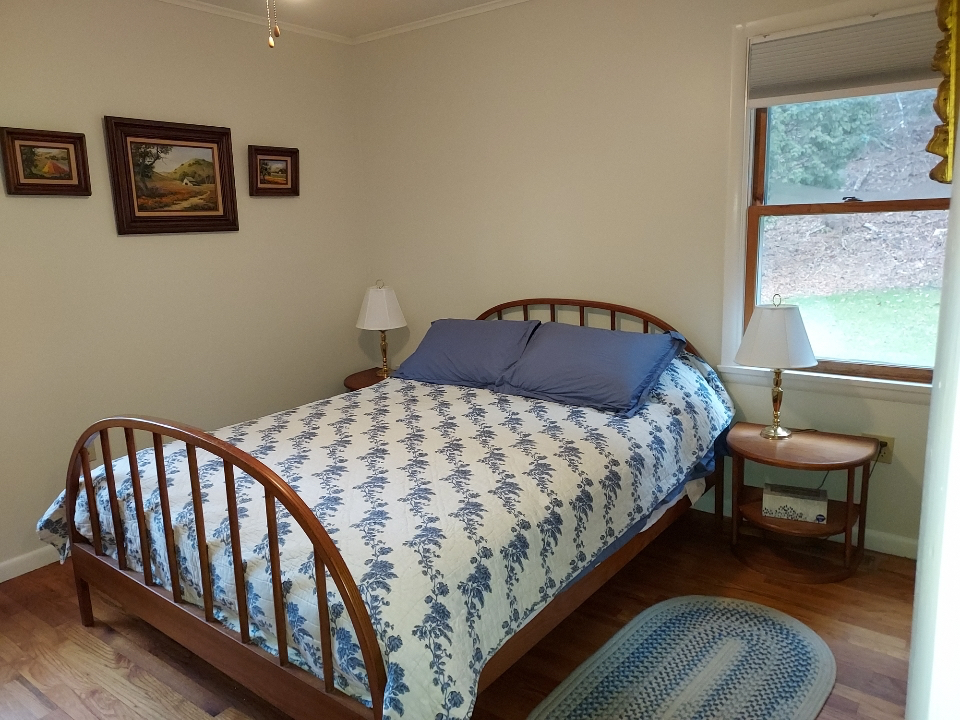 Peaceful Proctor Home - Photo 8