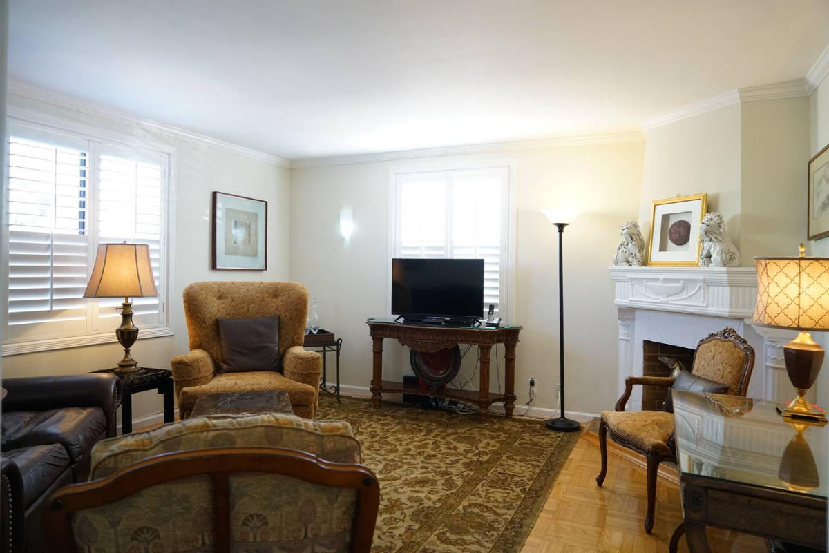 1-Bedroom, 1-Bath Corner Furnished Apartment blocks from Golden Gate Park with Hardwood Floors - Photo 2