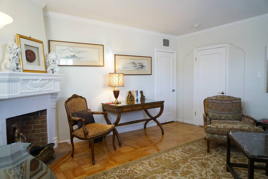 1-Bedroom, 1-Bath Corner Furnished Apartment blocks from Golden Gate Park with Hardwood Floors - Photo 3