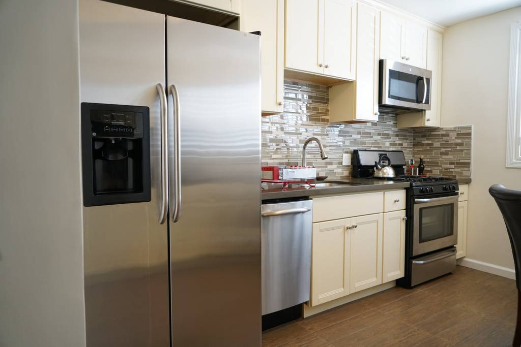 1-Bedroom, 1-Bath Corner Furnished Apartment blocks from Golden Gate Park with Hardwood Floors - Photo 6