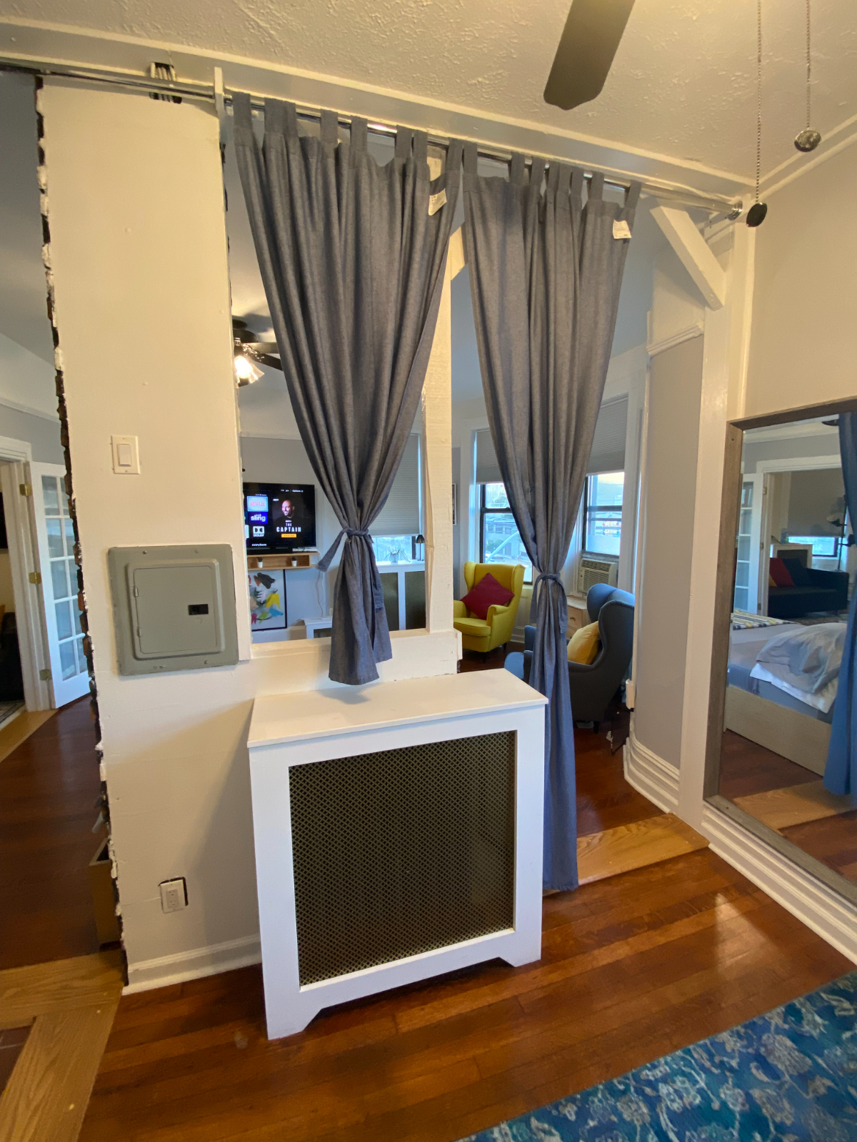 Newly renovated, ENTIRE apt perfect NYC location-Close to Subway - Photo 3