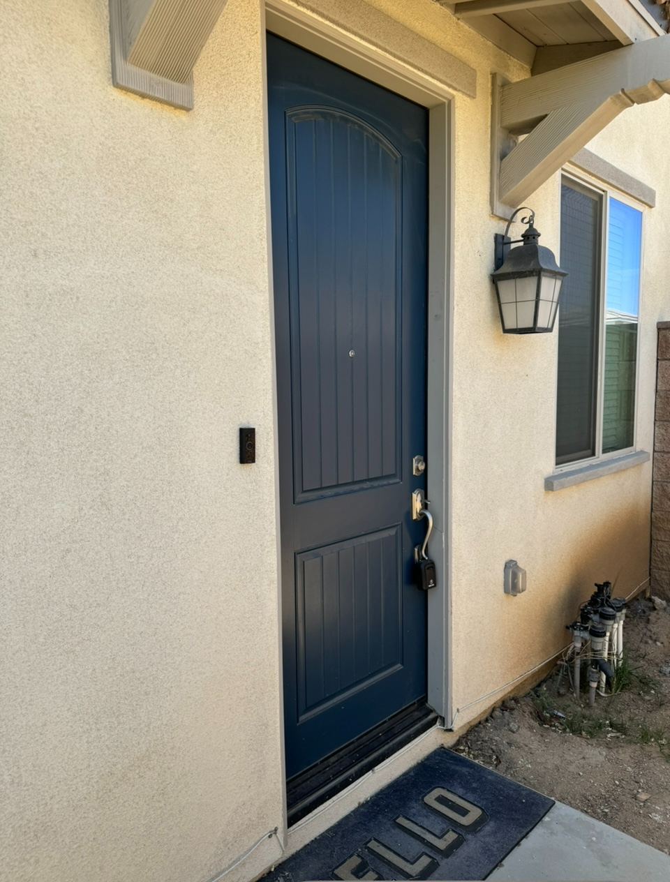 1200 sq. ft. Luxury 1 bedroom w/ Den