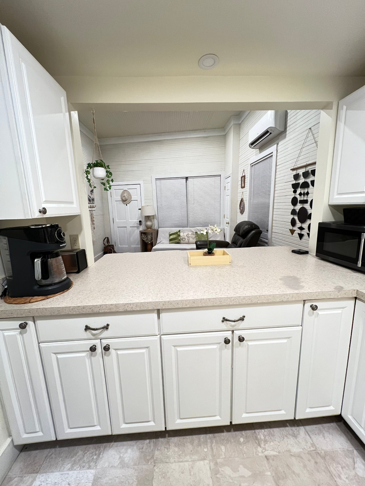 Cozy, 1 Bed 1 Bath  & 1 Loft LOW CEILING HEIGHT Quaint Street Front Cottage - Photo 9