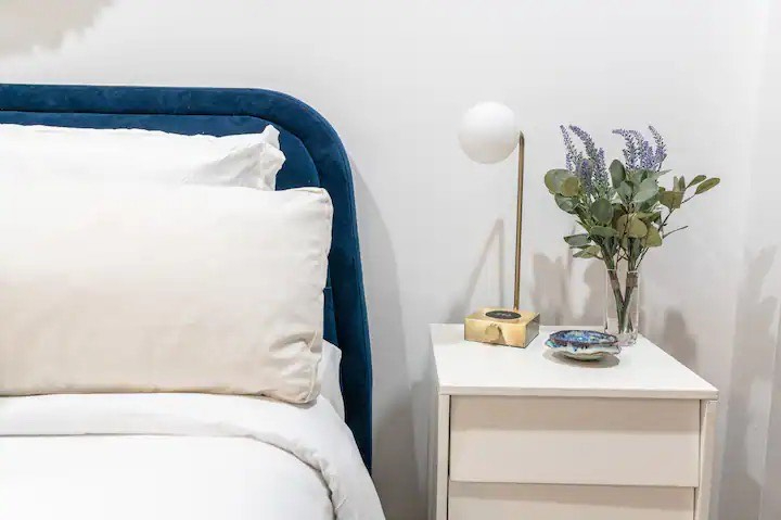 Stylish Mid-Century 2-Bedroom Apartment in Brooklyn, NY - Perfect for Exploring NYC - Photo 11