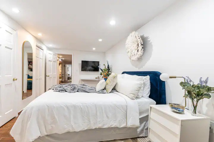 Stylish Mid-Century 2-Bedroom Apartment in Brooklyn, NY - Perfect for Exploring NYC - Photo 10