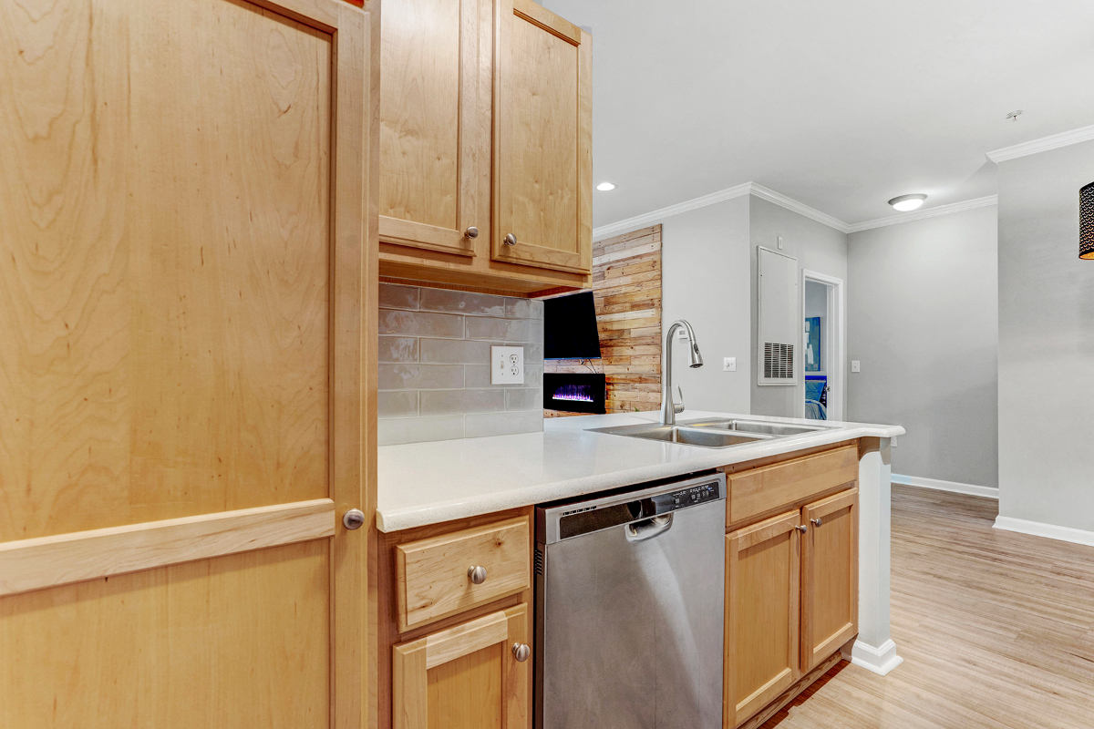 Heart of Raleigh Condo 1 Bedroom/1.5 Bath Fully Furnished Condo - Photo 5