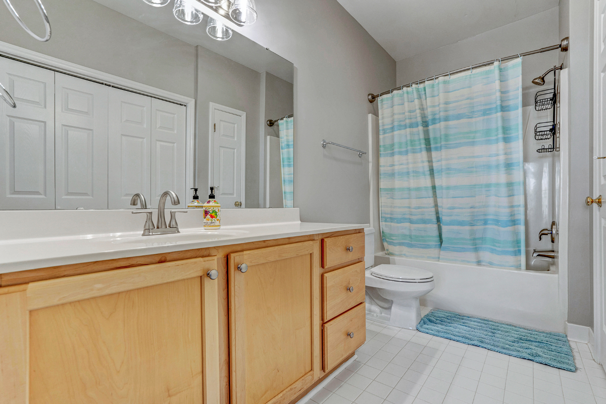 Heart of Raleigh Condo 1 Bedroom/1.5 Bath Fully Furnished Condo - Photo 11
