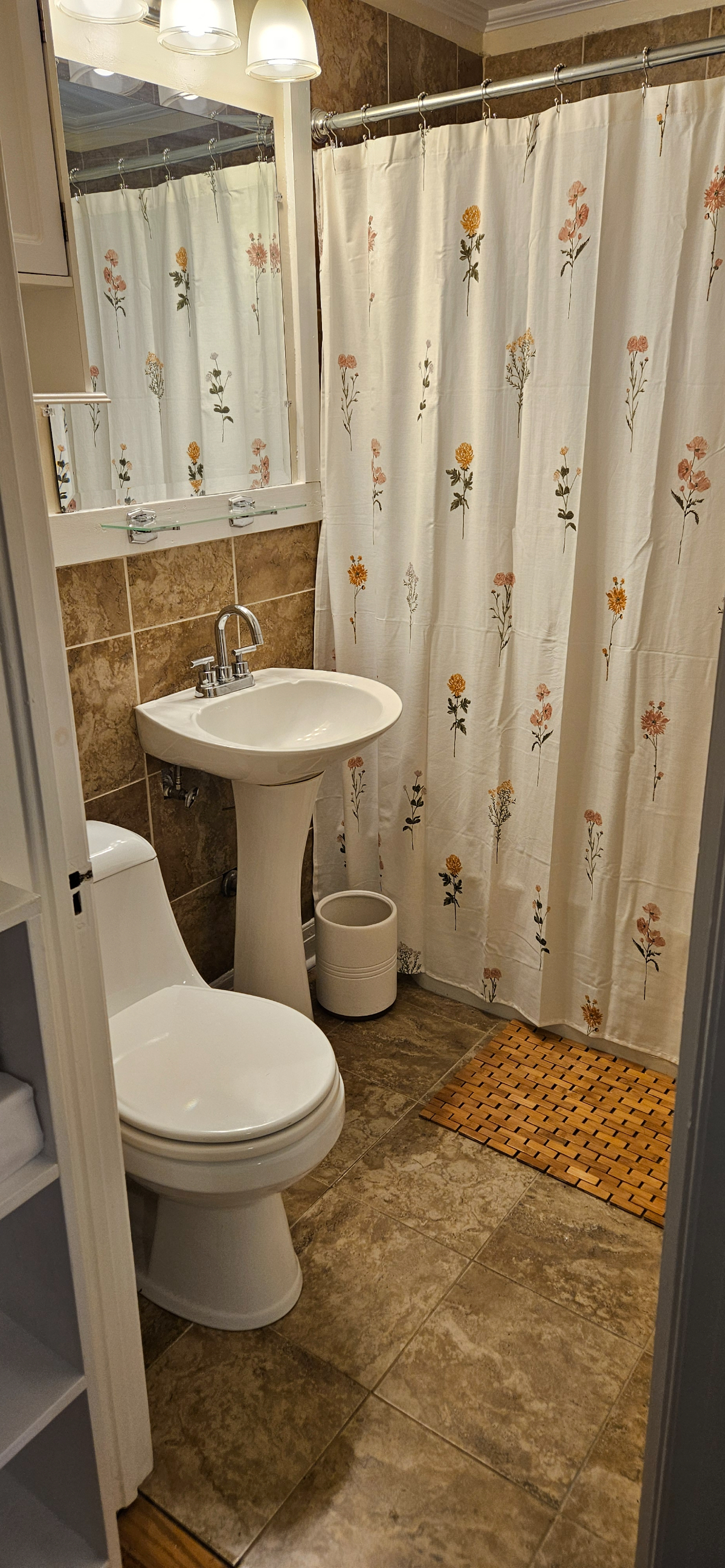 Quaint and Quiet Carriage House Apt in Village of Liverpool - Photo 3