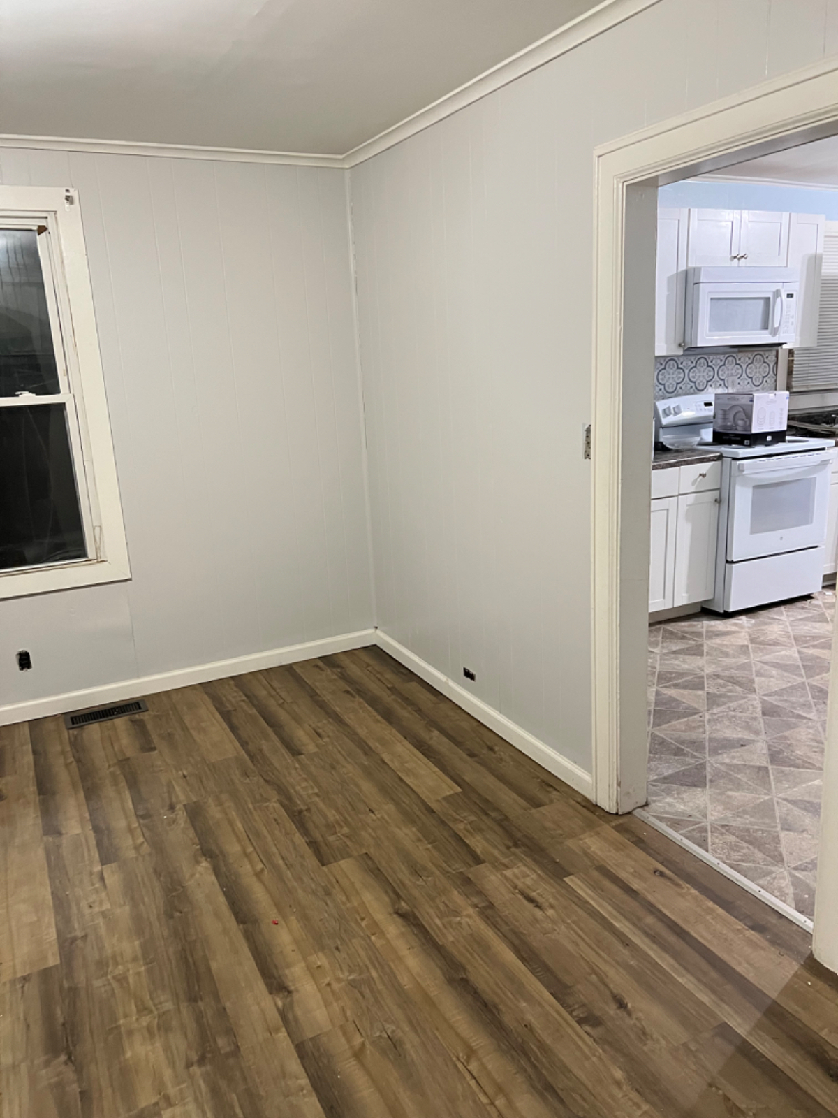 Conveniently Located 2Br/1Bath (5221) - Photo 4