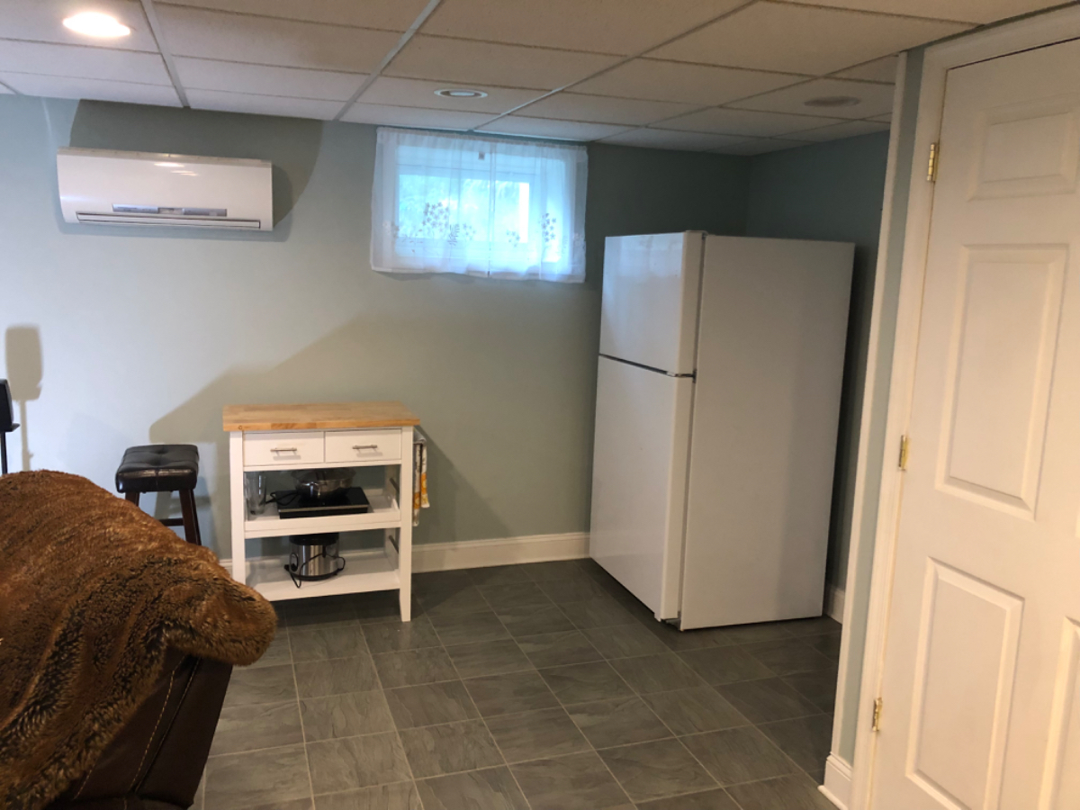 Find Comfort and Convenience in Spacious One-Bedroom in the Serene Suburbs of Vienna, Virginia - Photo 12