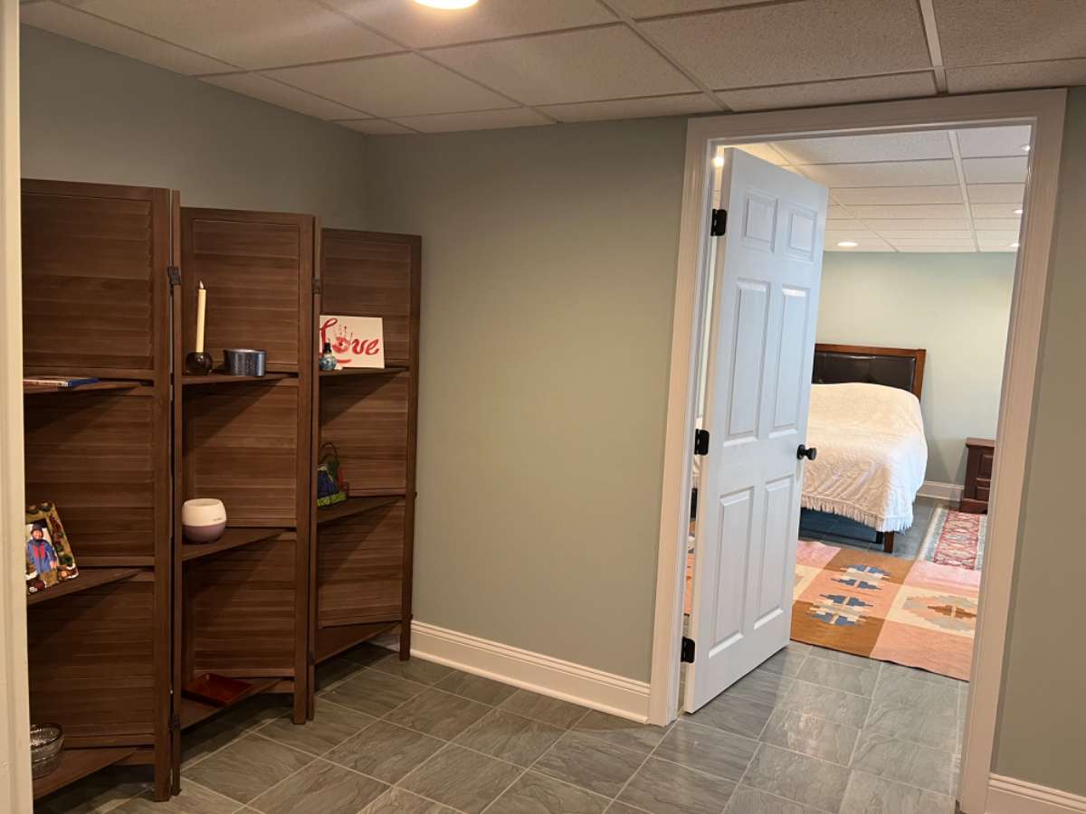 Find Comfort and Convenience in Spacious One-Bedroom in the Serene Suburbs of Vienna, Virginia - Photo 8