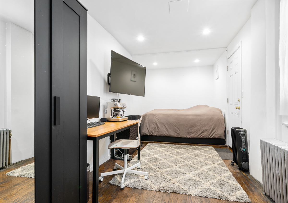 Furnished Rooms In Prime N Williamsburg w Huge... - Photo 7