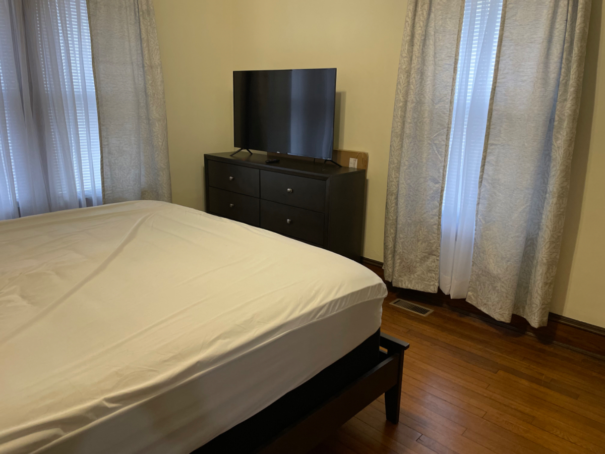 Home with 2 bed/1 bath and office near hospitals, private back yard - Photo 5