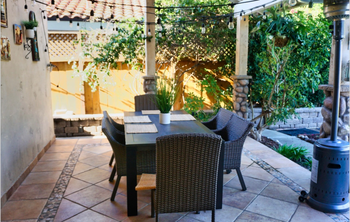 Suburban Retreat - Photo 1