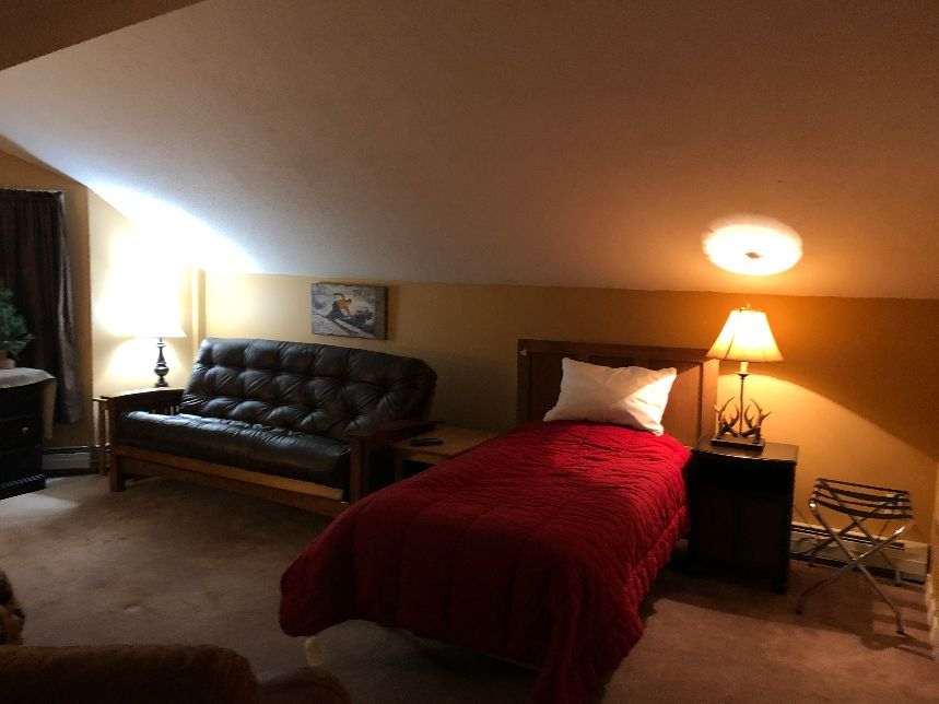 Cozy condo with mountain views just minutes to Rutland, Vt. - Photo 4