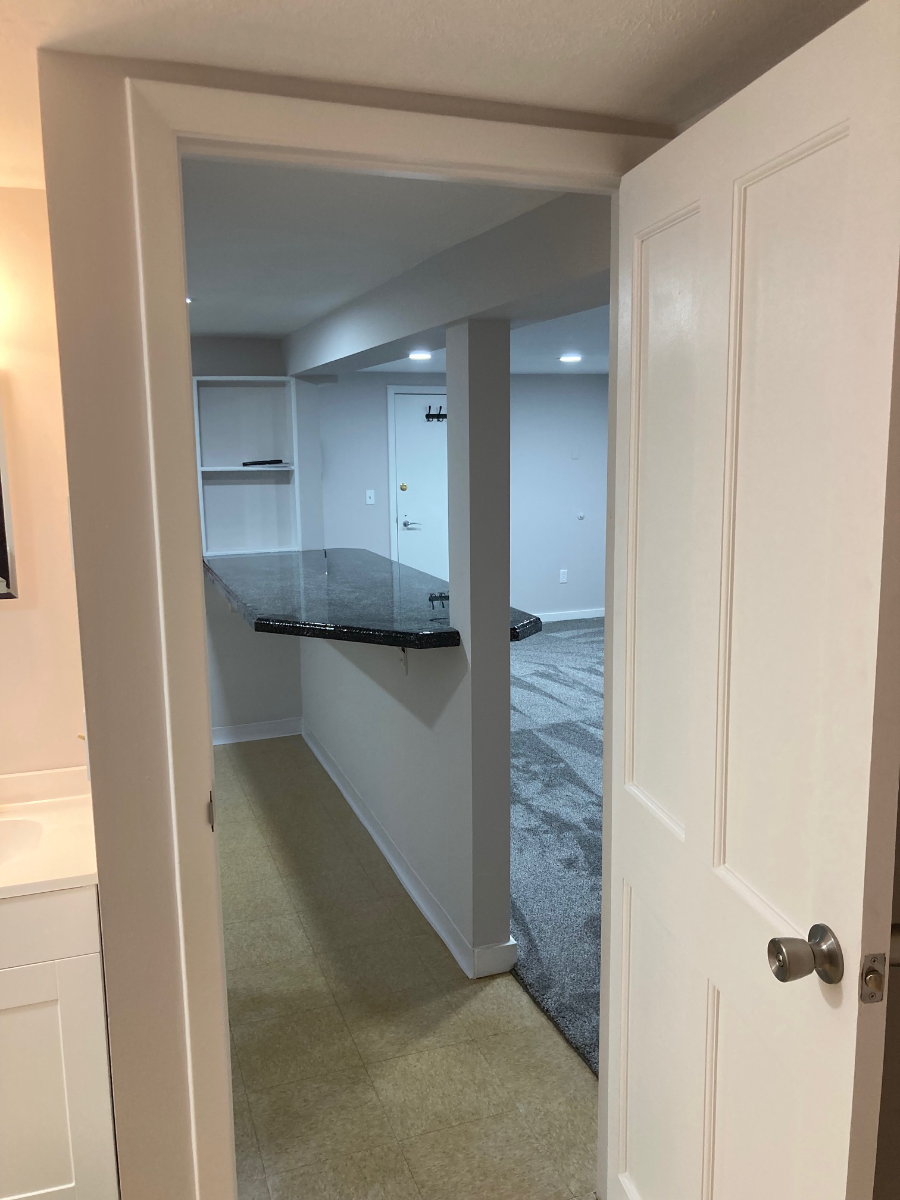 NEWLY REMODELED LOWER LEVEL   APT 3 BLOCKS FROM RT 81     OFF STREET PARKING   QUIET NEIGHBORHOOD    - Photo 3