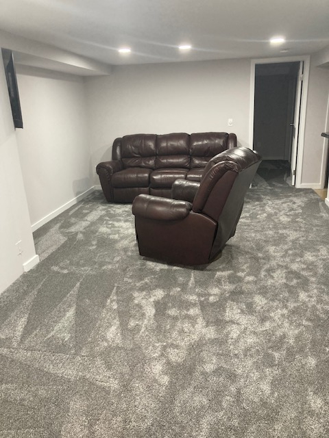 NEWLY REMODELED LOWER LEVEL   APT 3 BLOCKS FROM RT 81     OFF STREET PARKING   QUIET NEIGHBORHOOD    - Photo 7