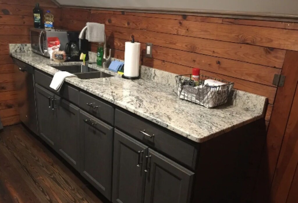 1589 Lee Street E - Hip & Historic Loft - near state capitol, minutes from CAMC, WVU St. Francis - Photo 10