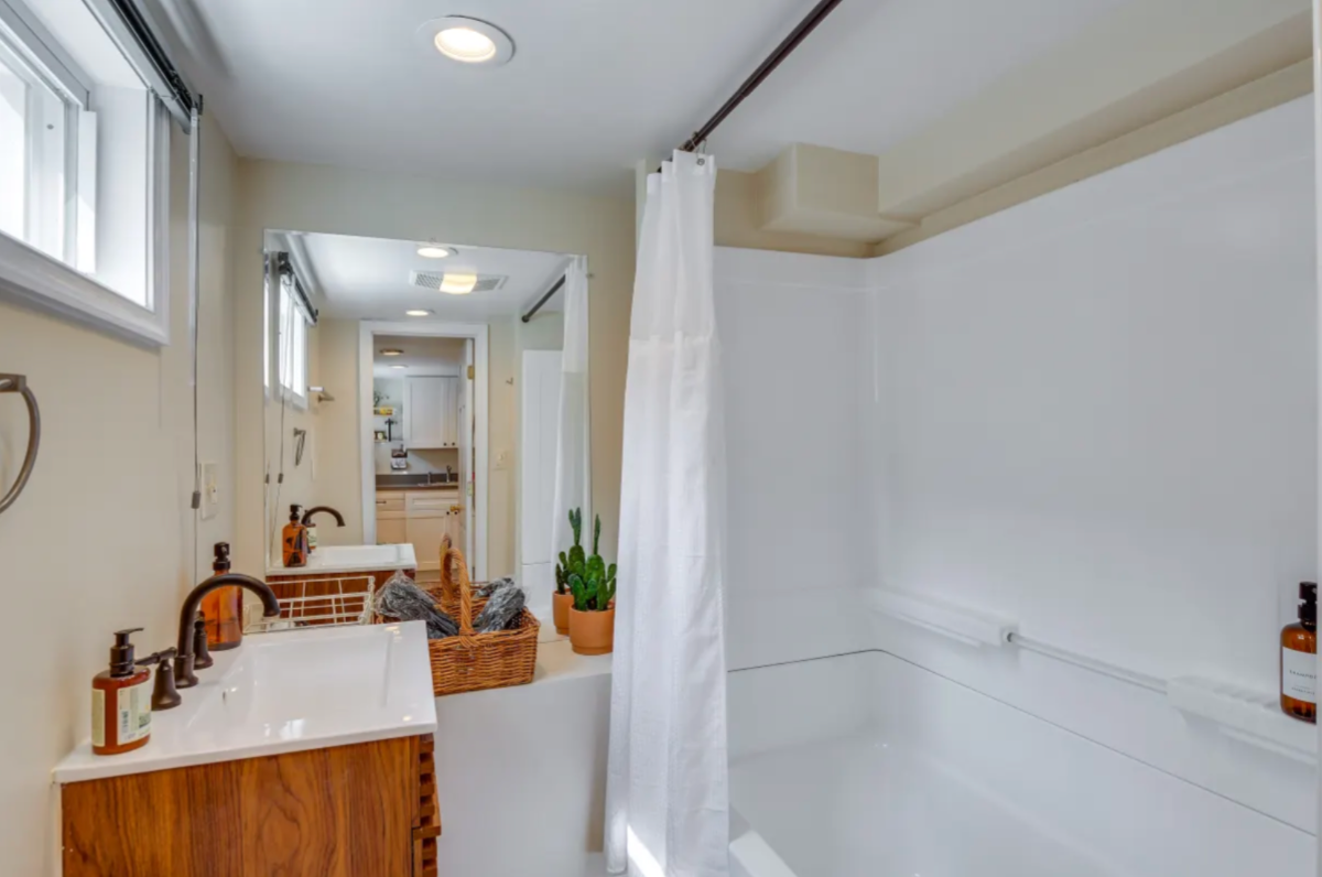 Charming Cozy Studio Walking Distance from 5 Hospitals, Metro, Close to Downtown - Photo 4