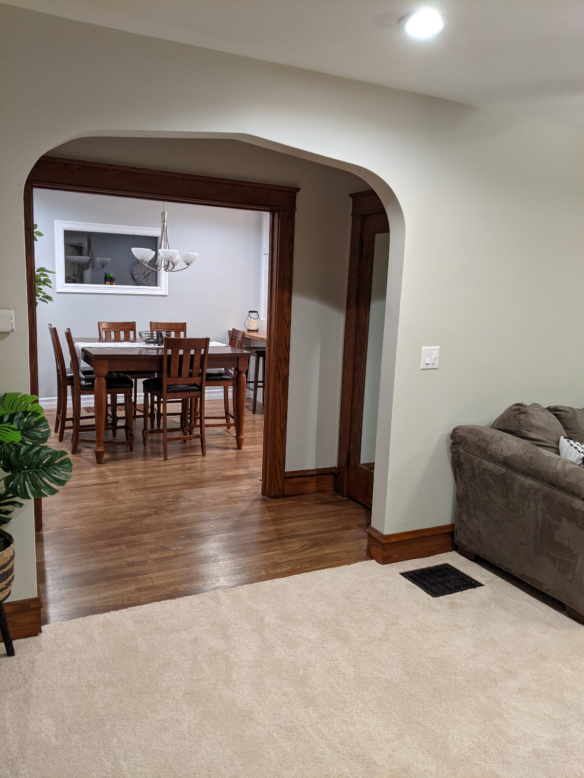 Newly renovated single home with Craftsman detail - Photo 4