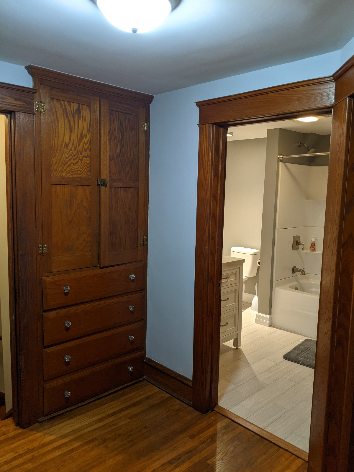 Newly renovated single home with Craftsman detail - Photo 10
