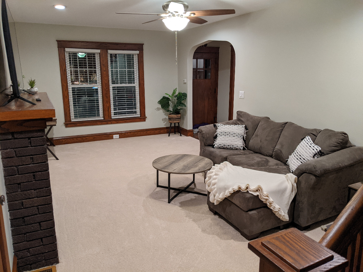 Newly renovated single home with Craftsman detail - Photo 5