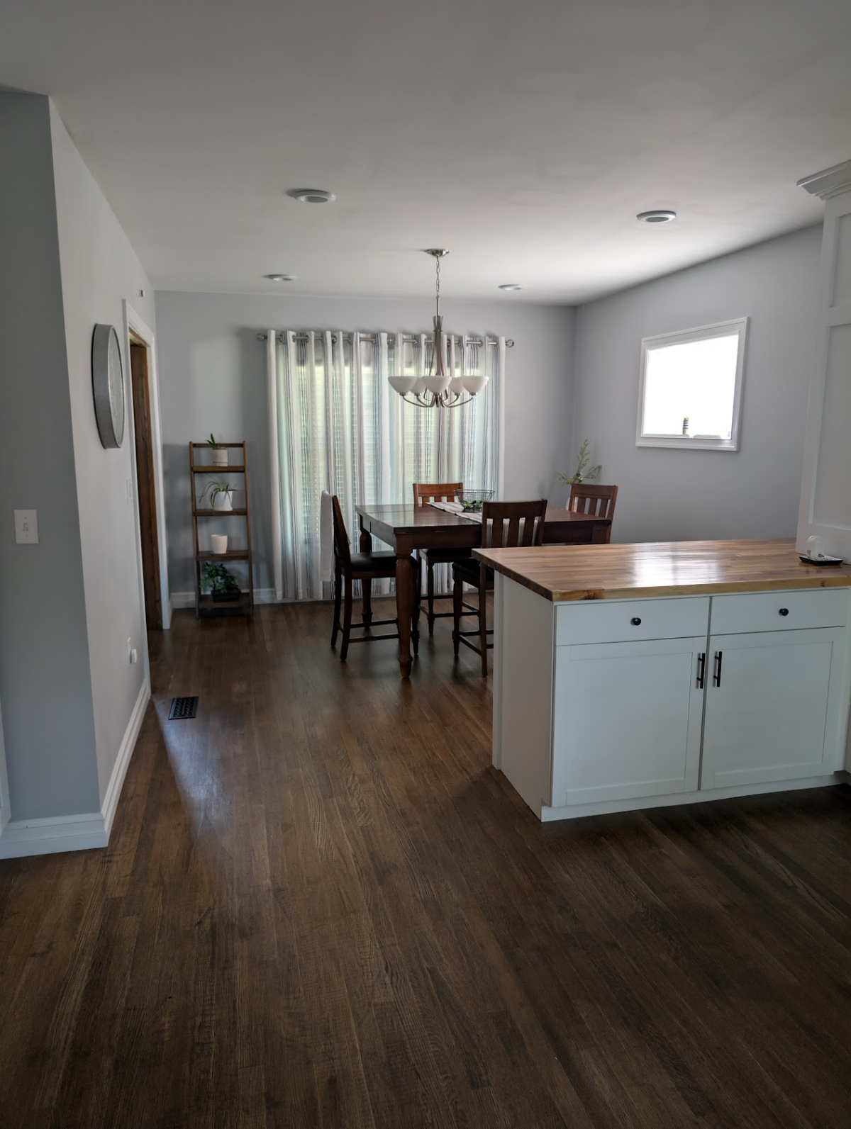 Newly renovated single home with Craftsman detail - Photo 3