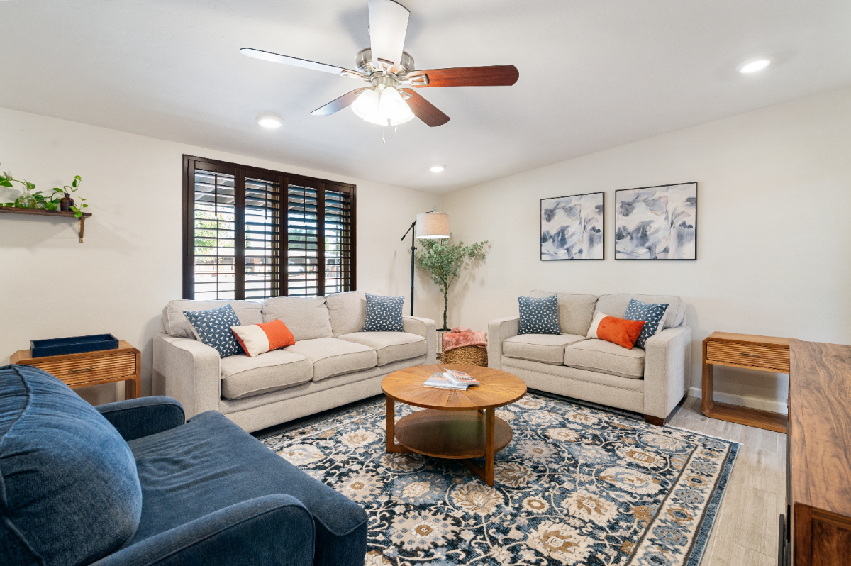 Experience Modern Comfort and Convenience in our Midtown House - Photo 3